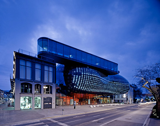 未來主義風格的建筑—格拉茨美術館(Kunsthaus Graz)裝修設計