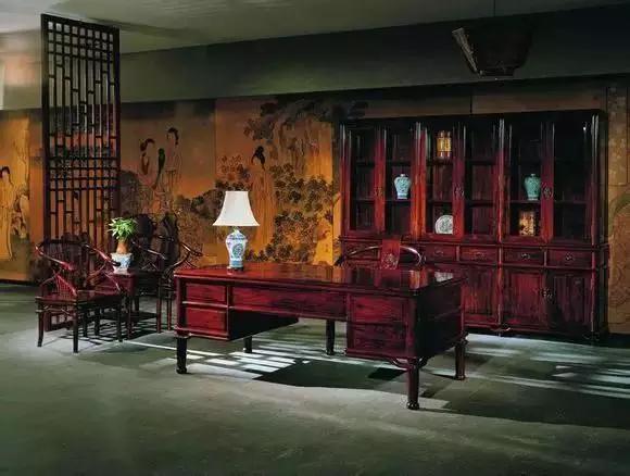 如何打造一個古色古香的中式古典書房