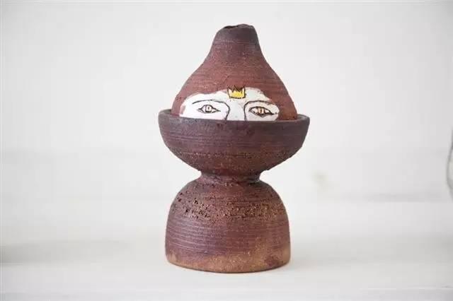 給舊家具加上一張臉 立馬變成一件藝術(shù)品