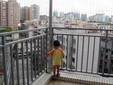 封閉陽臺欄桿高度多高?封閉陽臺欄桿裝修設計規格尺寸