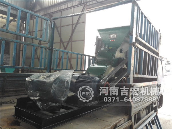 大進(jìn)料口雙級粉碎機發(fā)往四川廣安_粉碎廢舊石膏板