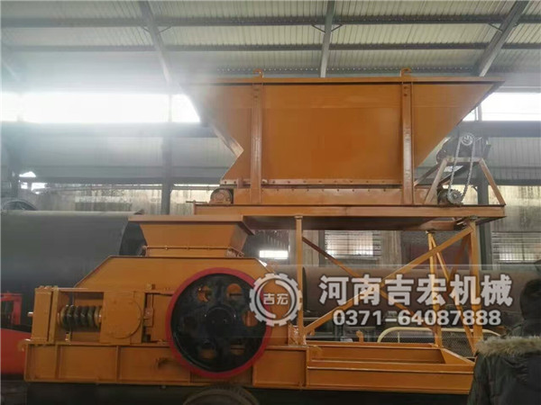 900&times;1200移動雙齒輥破碎機發(fā)往西安 