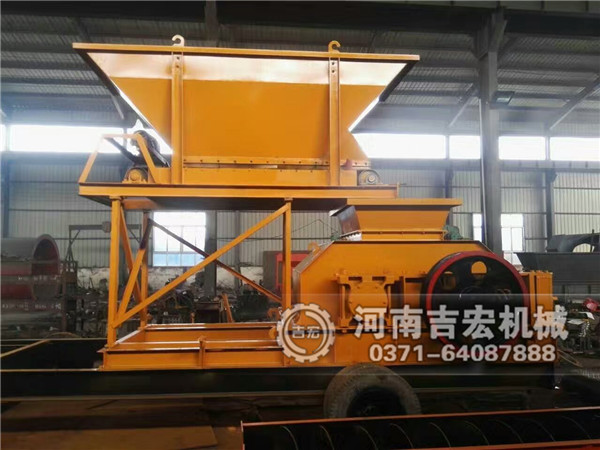 900&times;1200移動雙齒輥破碎機發(fā)往西安 